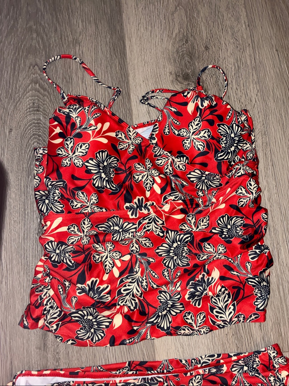 XL Red Floral Ruched Tankini Skirted 2 Piece Swimsuit NWOT - Picture 3 of 7